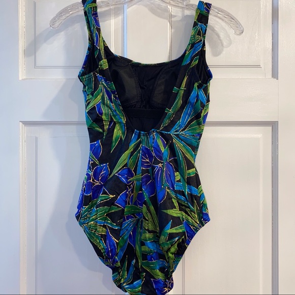 Vintage One Piece Floral Swimsuit - Picture 4 of 8